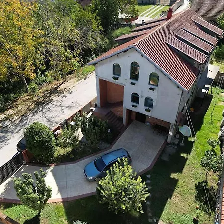 아파트 Bubamara House